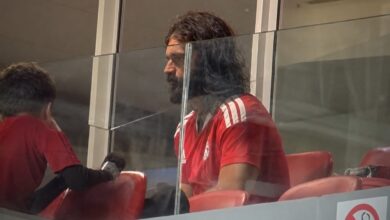 Alisson acompanha empate do Inter, atende torcedores e evita entrevista no Beira-Rio Alisson, no Beira-Rio, Inter 1x1 Flamengo