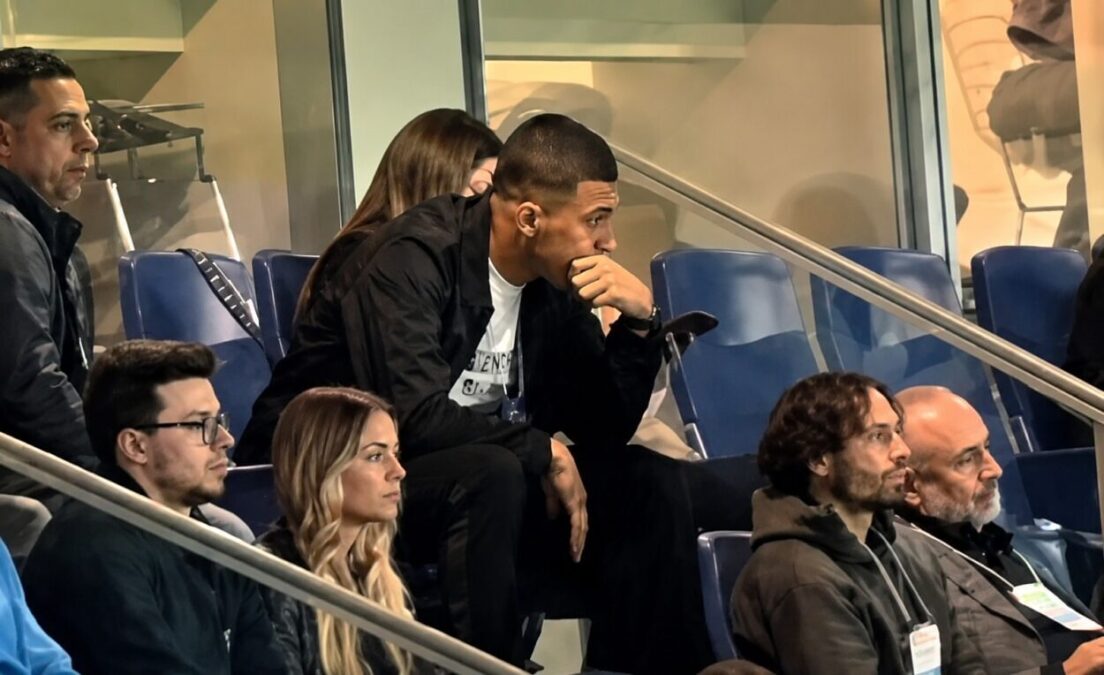 Zona Mista - Notícias, mercado da bola e bastidores do futebol Carlos Vinícius durante queda