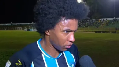 Willian, do Grêmio, posta foto com lenda mundial do atletismo Willian pelo Grêmio