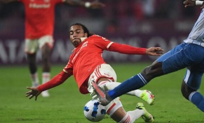 Jovem meia não tem contrato renovado e dá adeus ao Inter: "Foi uma honra" Estêvão ex-Inter