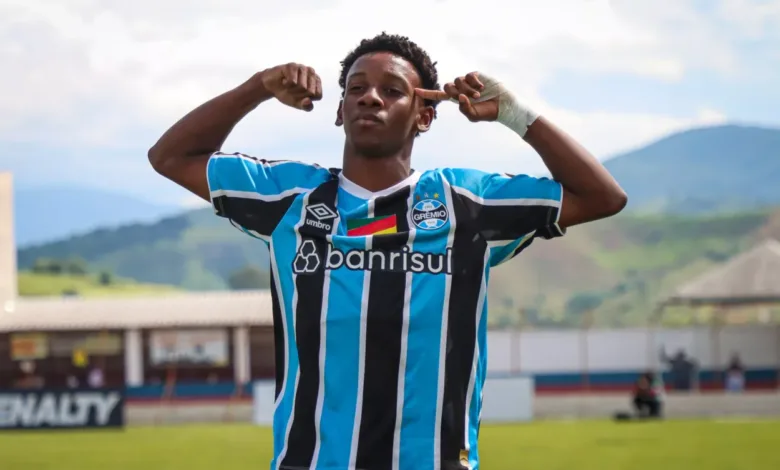Grêmio prepara contratação de meia diante de possível venda de Gabriel Mec Gabriel Mec pelo Grêmio