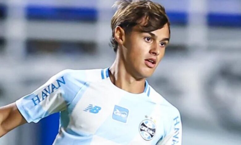 Grêmio liga alerta com jovem valorizado e faz bateria de exames Tiago pelo Grêmio
