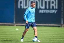 Monsalve é procurado por clube da Argentina e passa a ter futuro incerto no Grêmio Miguel Monsalve joga pelo Grêmio