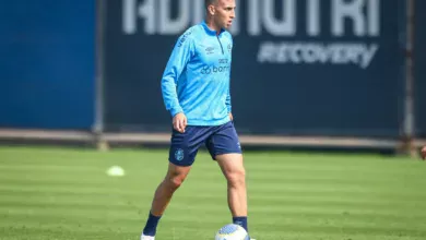 Monsalve é procurado por clube da Argentina e passa a ter futuro incerto no Grêmio Miguel Monsalve joga pelo Grêmio