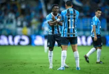 Sob pressão, Grêmio encara mês decisivo com Sul-Americana e risco de mudanças Amuzu pelo Grêmio