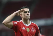Inter oficializa venda de Borré ao River Plate e encerra ciclo do camisa 19 Borré pelo Inter