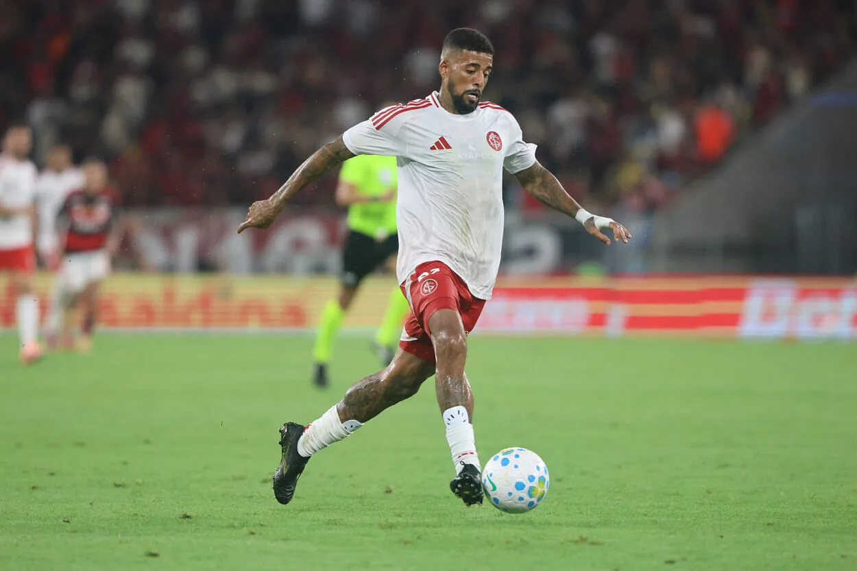 Inter tem Paulinho em busca de retomada no meio e "pressão" sobre Félix Torres Paulinho Paula no Inter