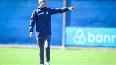 Sem Viery, Luís Castro toma decisão sobre a zaga do Grêmio contra o Mirassol Grêmio hoje
