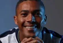 Grêmio tem três titulares aptos a pré-contrato e quatro casos sob avaliação Carlos Vinícius ex-Tottenham