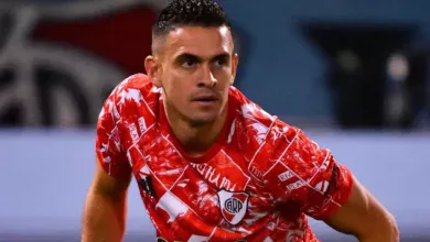 Borré reestreia com gol, mas River Plate cai e Coudet fala em "papelão" Rafael Borré no River