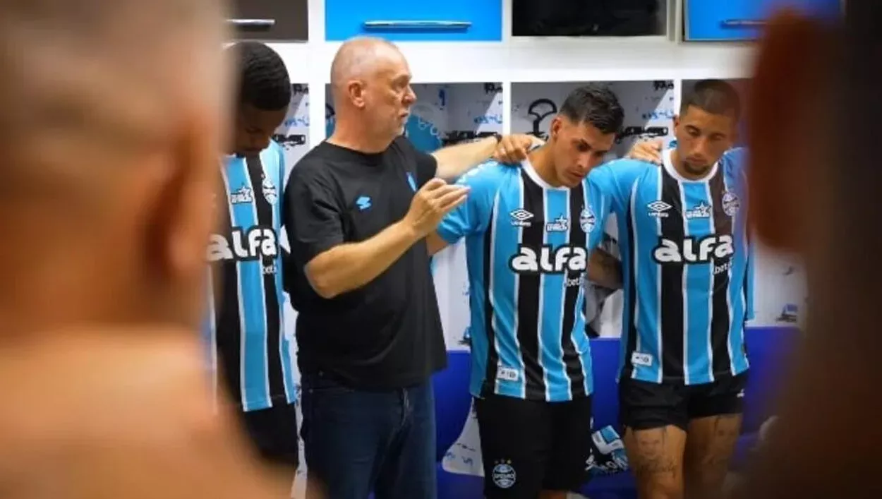 Grêmio trocou de técnico oito vezes desde 2021 e ainda busca uma identidade Grêmio hoje