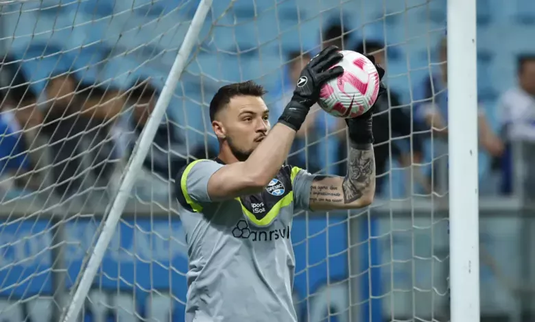 Gabriel Grando comenta derrota do Grêmio em amistoso: "A gente não pode se abalar" Grêmio