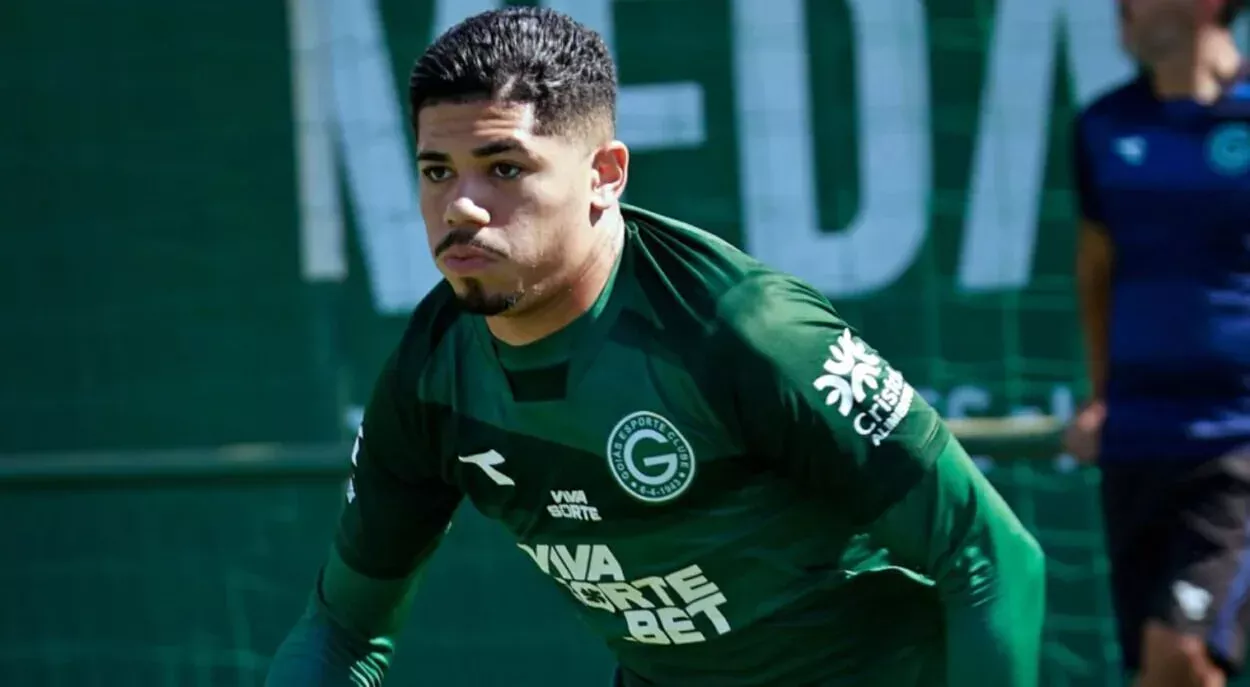 Goiás recusa nova oferta e Grêmio deve desistir de Diego Caito Diego Caito, jogdor do Goiás, interesse do Grêmio
