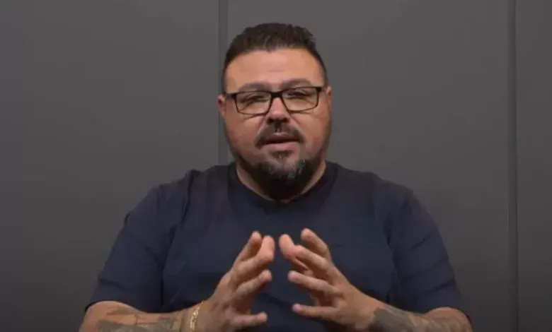 Bagé faz revelação sobre Amuzu no Grêmio e diz que "desconforto" não é no músculo Alex Bagé falou do Grêmio