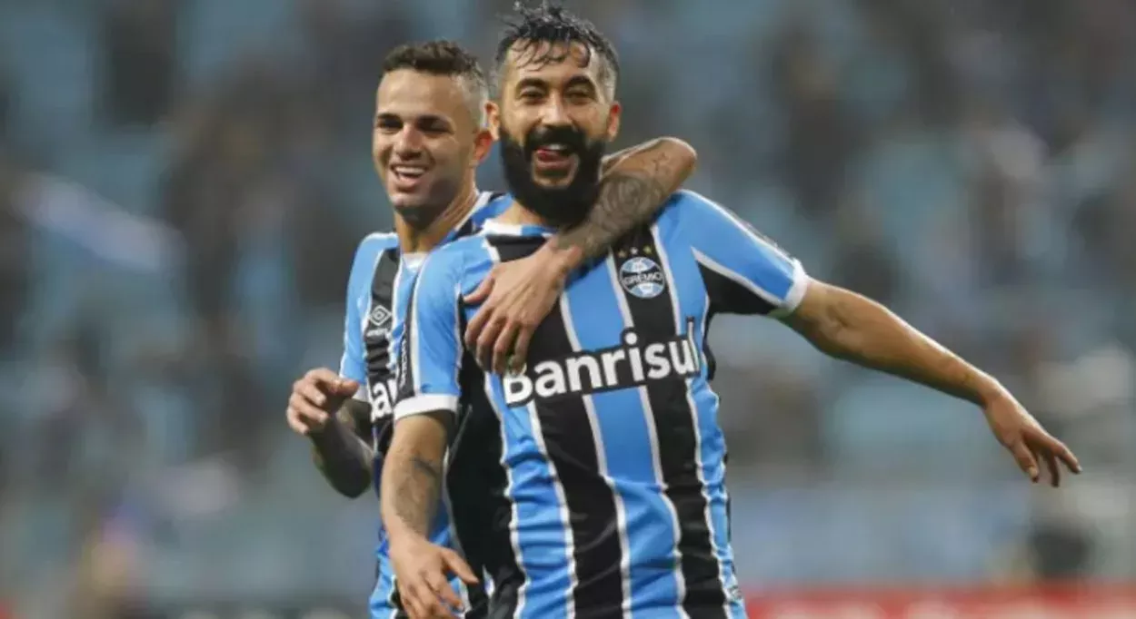Douglas fecha como comentarista e estará mais perto do Grêmio no 2° semestre Douglas e Luan nos tempos de Grêmio