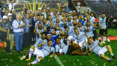 Campeão da Libertadores pelo Grêmio anuncia o fim da carreira: "Em primeira mão" Grêmio de 2017 foi cornetado pelo Inter