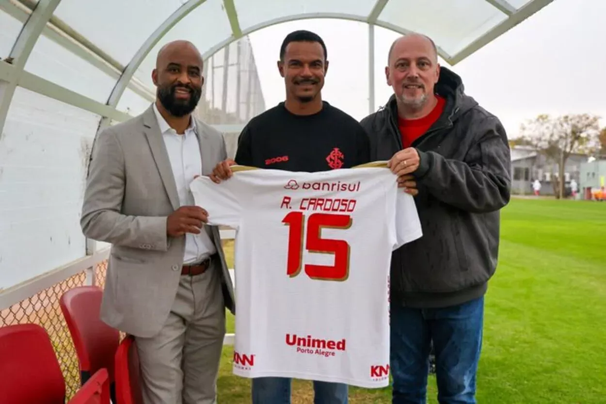 Inter tem visita especial durante treino e ajusta detalhes para mês com vários jogos Rubens Inter