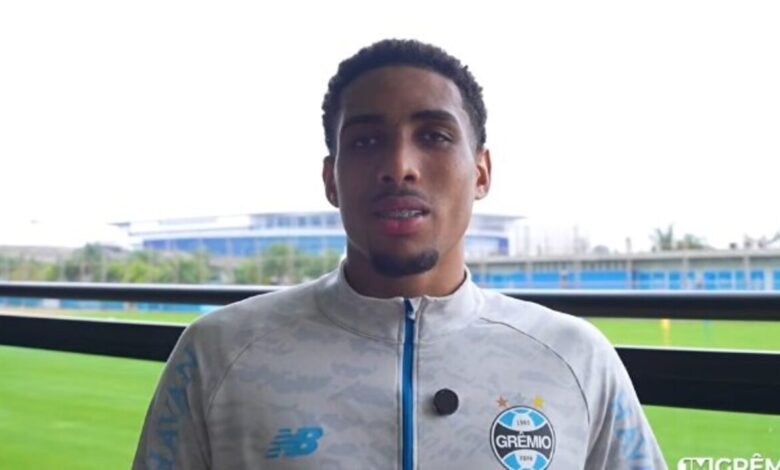 Zagueiro do Grêmio brinca com o frio de Porto Alegre e quer aprender com Kannemann Wallace do Grêmio