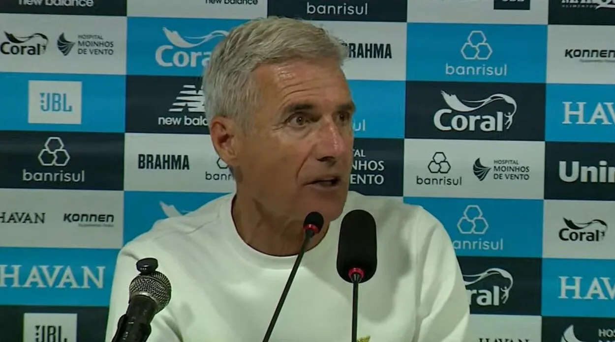 Luís Castro projeta "final" no próximo jogo e comenta protestos da torcida do Grêmio 1d5cf143-a80f-40c0-8af3-4b02acab64ca