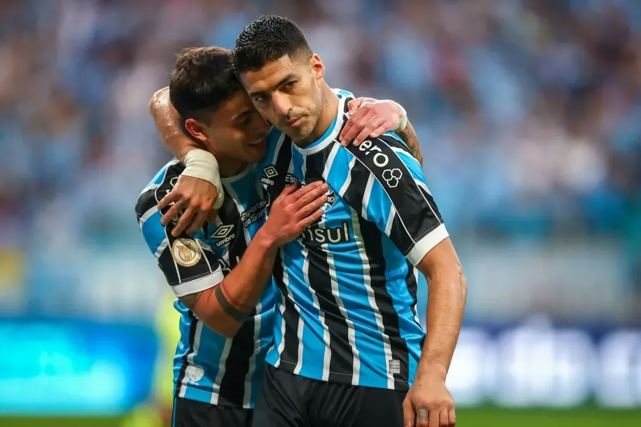 Suárez gerou preocupação no Grêmio e teve o caso explicado por Renato