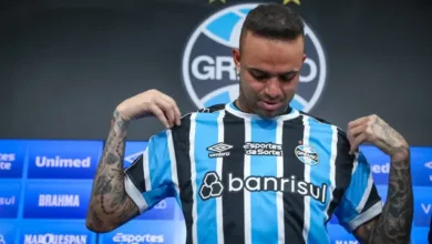 Luan reaparece e comenta em publicação da torcida do Grêmio: "Como é bom..." Luan é do Grêmio