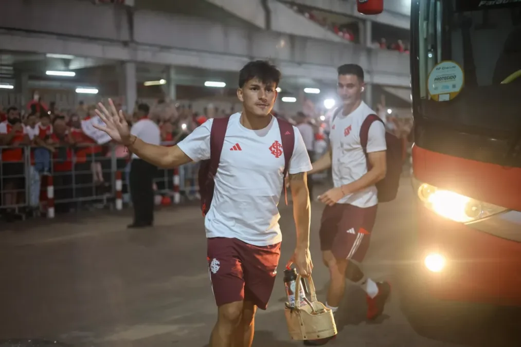 Inter confirma time contra o Atlético-MG; veja novidade e onde assistir Bernabei pelo Inter