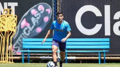 Cristaldo com a camisa do Grêmio
