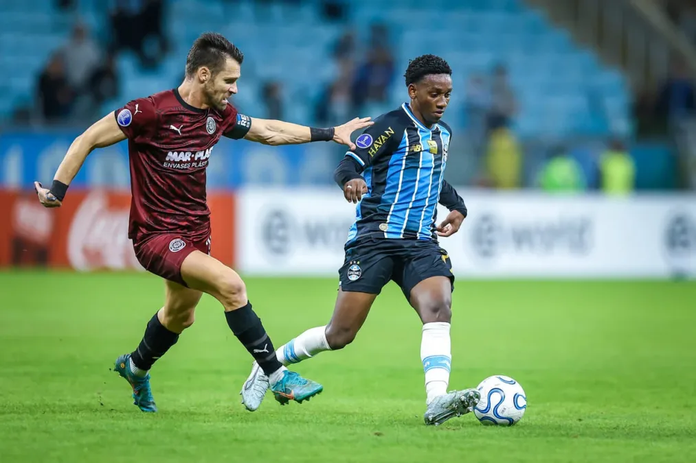 Zona Mista - Notícias, mercado da bola e bastidores do futebol Gabriel Mec pelo Grêmio