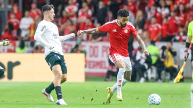 Meia do Corinthians deixa o Beira-Rio irritado com a arbitragem: "Guardo para mim" Inter venceu o Corinthians