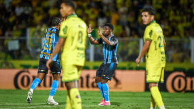 Grêmio marca apresentação de novo reforço e tem dúvida na escalação para quarta Grêmio empata