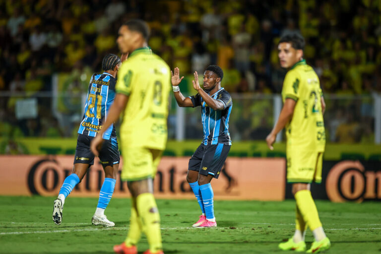 Grêmio empata
