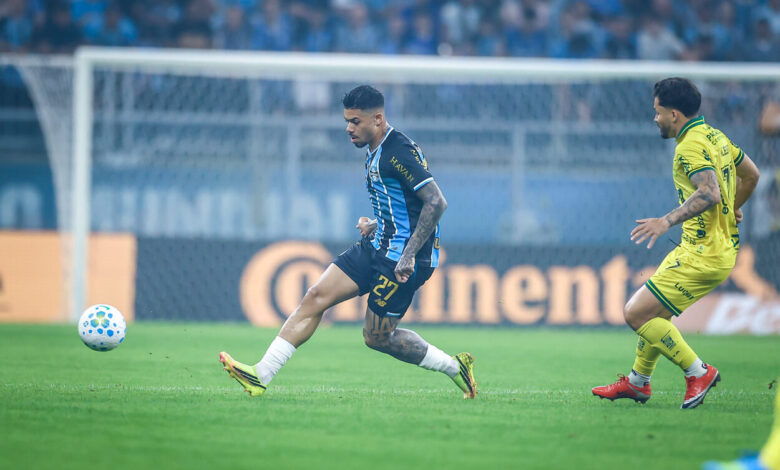 Titular do Grêmio "aceita" Gre-Nal na próxima fase se o Inter passar: "Claro que anima" Diego do Grêmio