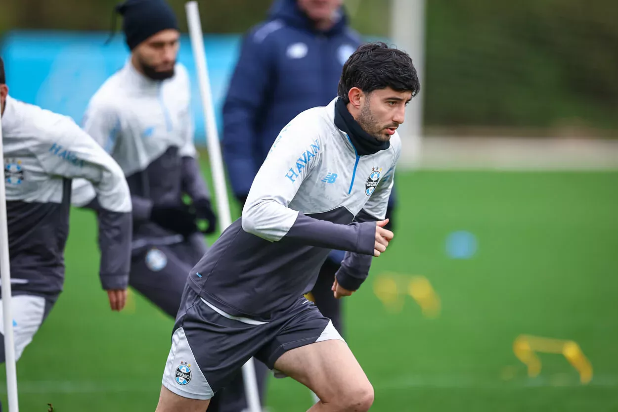 Villasanti pelo Grêmio