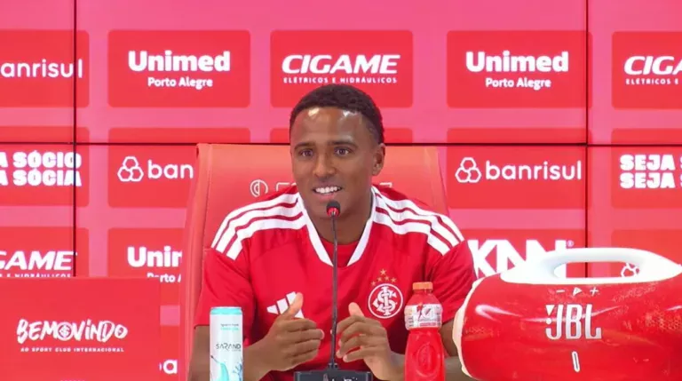 Niclas Eliasson é apresentado pelo Inter