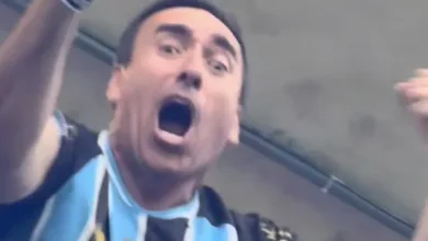 Vídeo mostra Marcelo Marques cantando com a torcida em vitória do Grêmio Marques no Grêmio