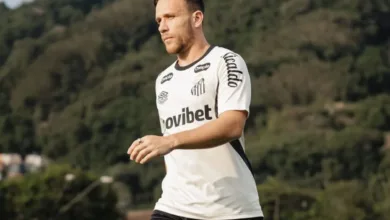 Ex-Grêmio: o tempo de contrato e a faixa salarial de Arthur pelo Santos Arthur pelo Santos
