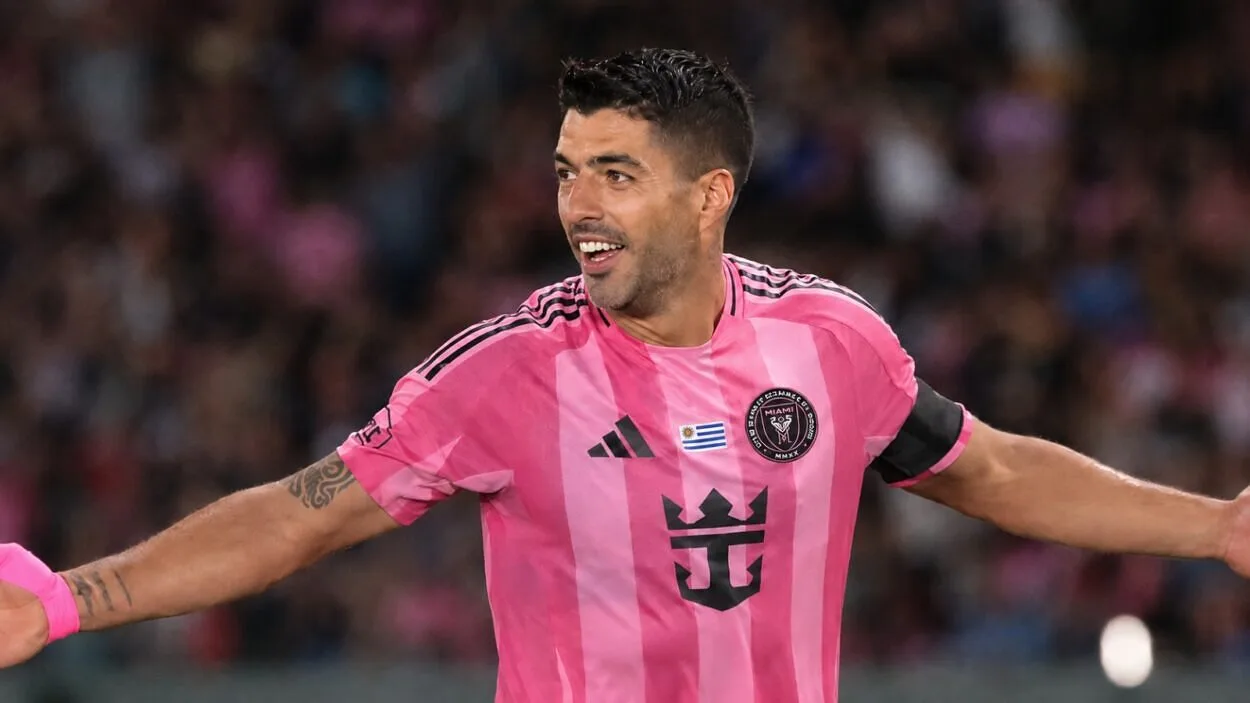 Sempre ele! Suárez, ex-Grêmio, marca golaço do "meio da rua" em empate na MLS; assista Suárez, ex-Grêmio