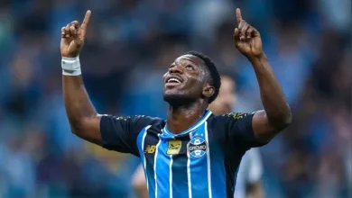 Amuzu reencontra Inter após marcar em dois Gre-Nais pelo Grêmio em 2026 Amuzu comemora seu gol na vitóia do Grêmio po 2x0 contra o Confiança, na Copa do Brasil
