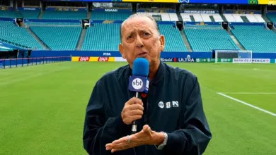 Grêmio, Inter e mais: Galvão fala em "briga feia" e aponta quem luta para não cair Galvão Bueno, pelo SBT, na Copa do Mundo 2026