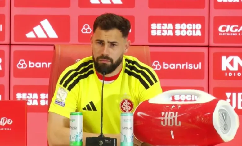 Como está a situação do goleiro Matheus Cunha dias antes do primeiro Gre-Nal Mathues Cunha, goleiro do Inter