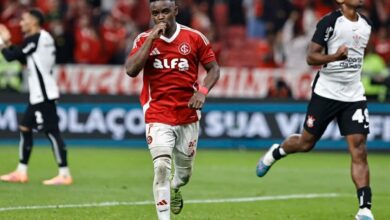 Carbonero (7), jogador do Internacional comemora gol marcado durante partida contra o Corinthians, válida pela 26ª rodada do Campeonato Brasileiro 2025. FOTO: Roberto Vinícius/Agafoto/Gazeta Press - Direitos reservados - Proibida a reprodução.