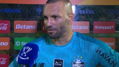 Weverton admite incômodo no Grêmio e avisa: “Clube vive de vitórias” Weverton goleiro do Grêmio concede entrevista