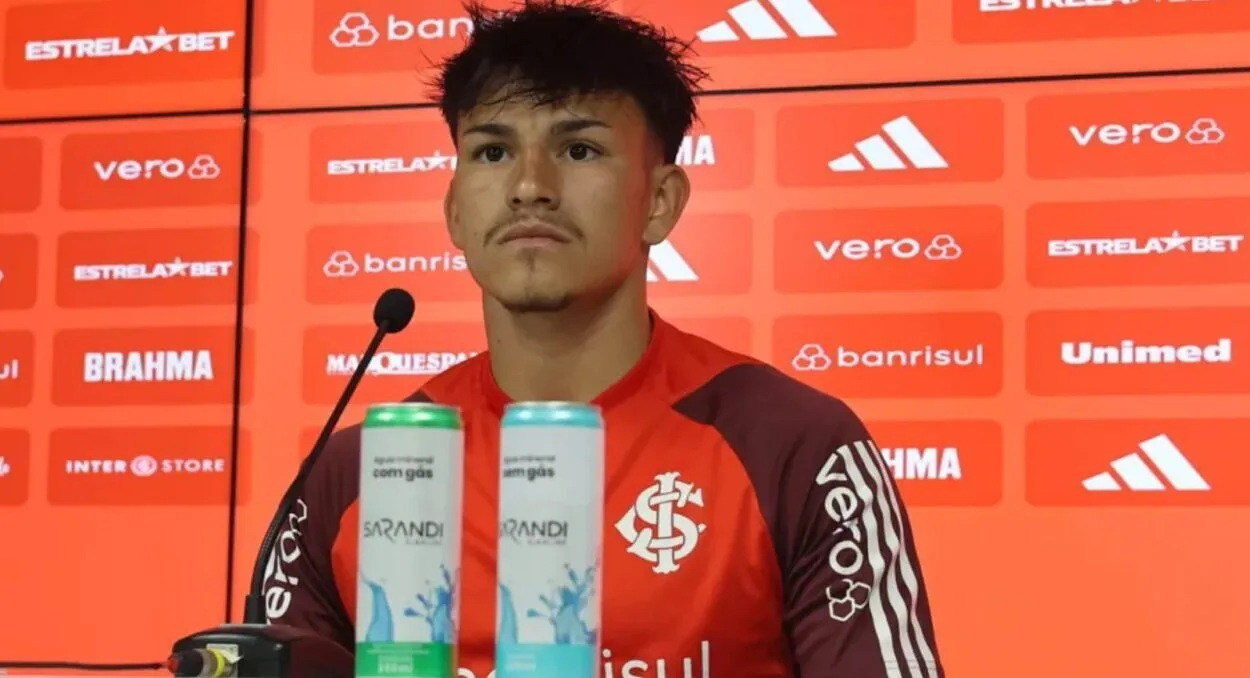 Árbitro de Corinthians x Inter tem episódio recente com Bernabei Bernabei pelo Inter