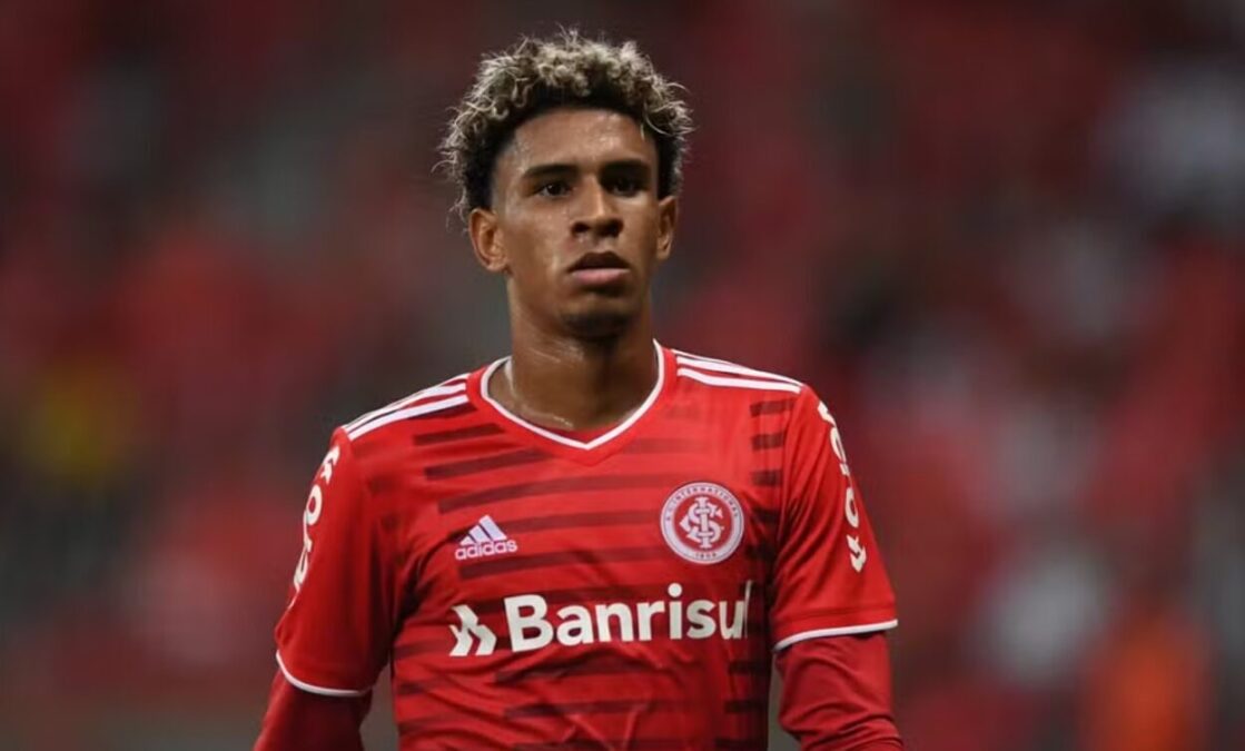 Zona Mista - Notícias, mercado da bola e bastidores do futebol Paulo Victo foi jogador do Inter em 2021