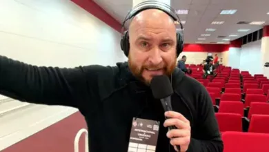 Ernst relata "sentimento de queda" entre jornalistas que cobrem o Inter no Beira-Rio Alexandre Ernst jornalista colorado em uma cobertura do Inter, no Beira-Rio