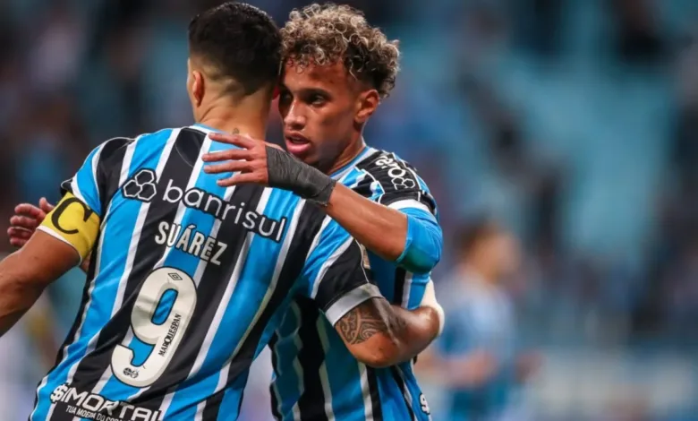 Bitello e Suárez juntos pelo Grêmio
