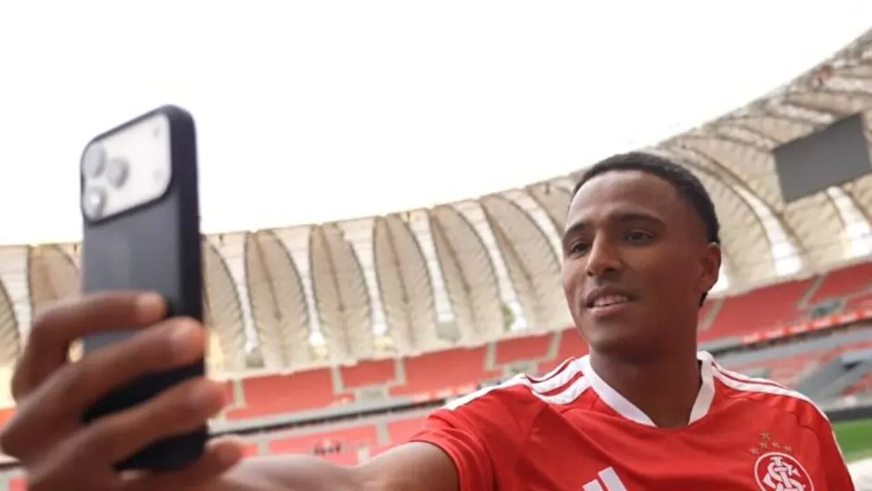 Eliasson pelo Inter
