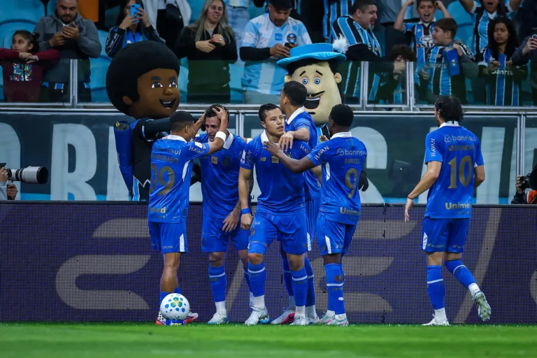 Com Gre-Nal decisivo, Grêmio projeta um dos maiores públicos da história da Arena
