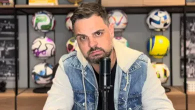 Chico Garcia explica por que não há a "menor possibilidade" do Grêmio demitir Luís Castro Chico Garcia Grêmio