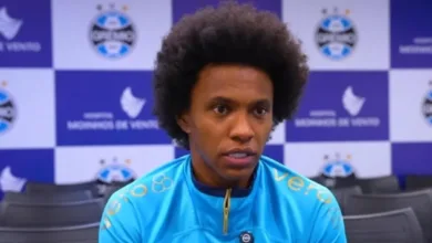 Willian deixa de ser jogador do Grêmio e publica despedida: "Desejo sucesso" Willian pelo Grêmio